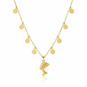 قلادة نفرتيتي الملكية