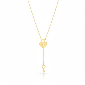 قلادة القلب مع المفتاح