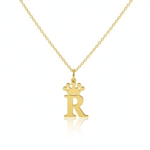 قلادة حرف R الملكيه